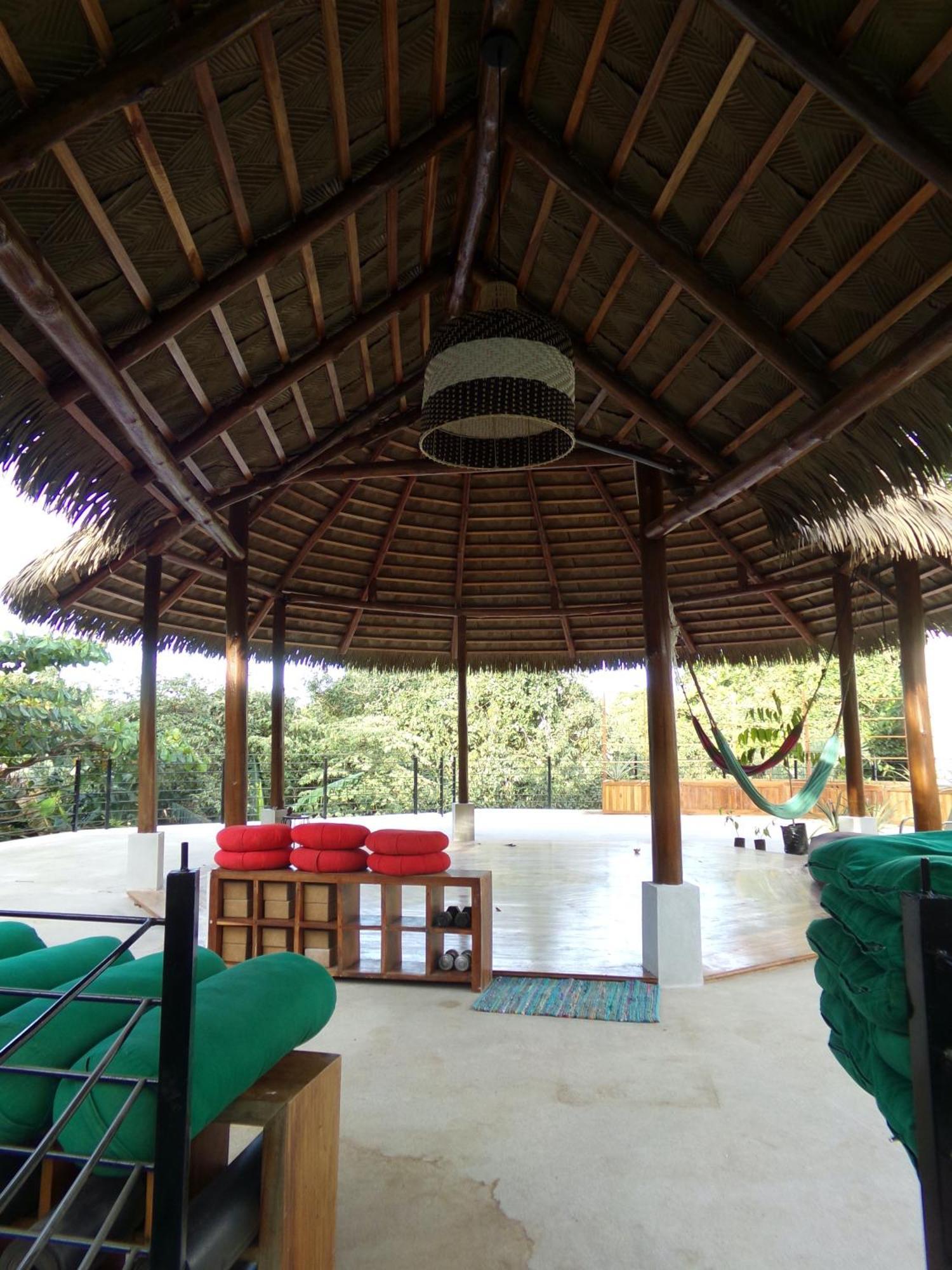 Iluminar Beachfront Suites Nosara Quarto foto