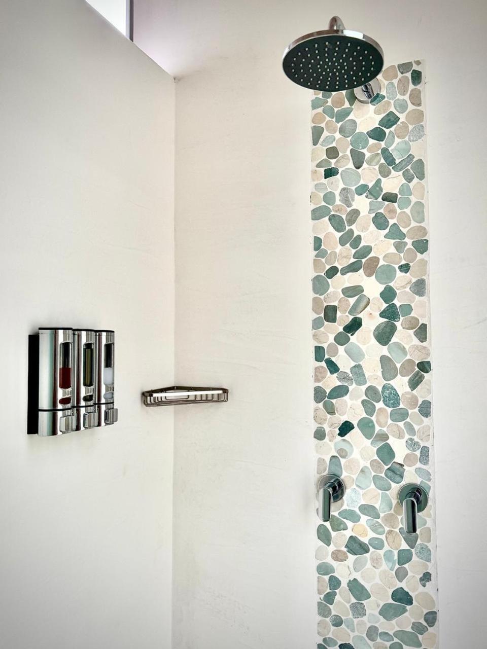 Iluminar Beachfront Suites Nosara Quarto foto